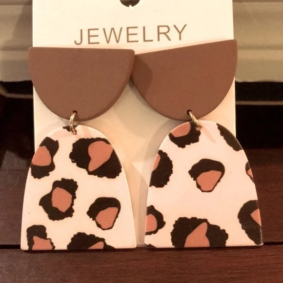 Brown and Pink Leopard Print Earrings - Picture 3 of 4